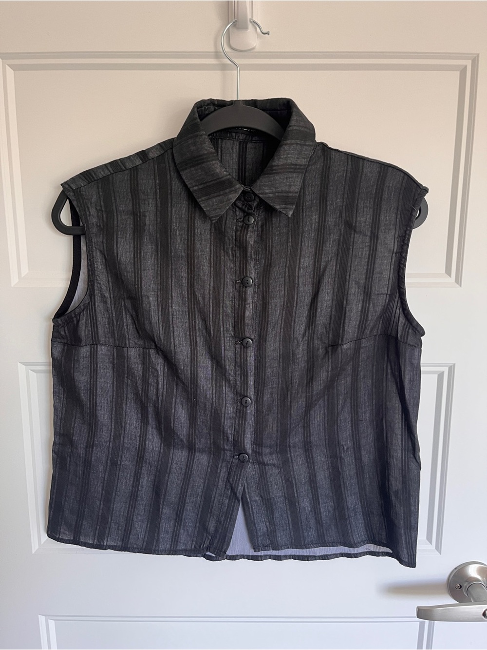 Sleeveless Button-Up shear tank top in Charcoal Stripe